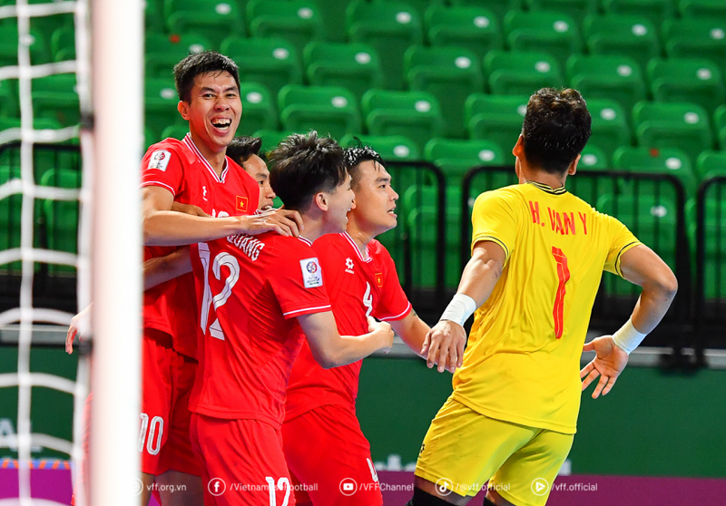 aff-lan-dau-to-chuc-futsal-tre-viet-nam-chung-bang-thai-lan-o-ca-hai